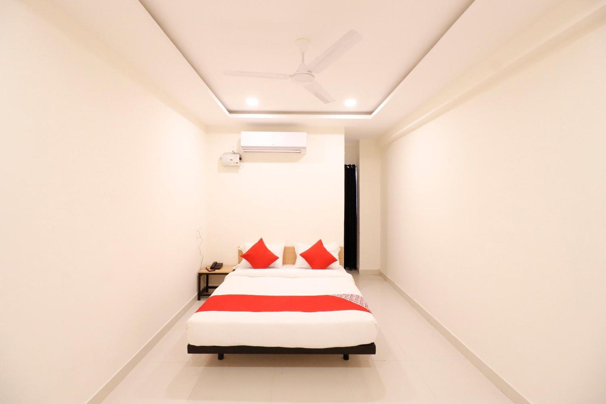 Collection O Manjari - Mundhwa Road Formerly 7 Treats Exterior photo